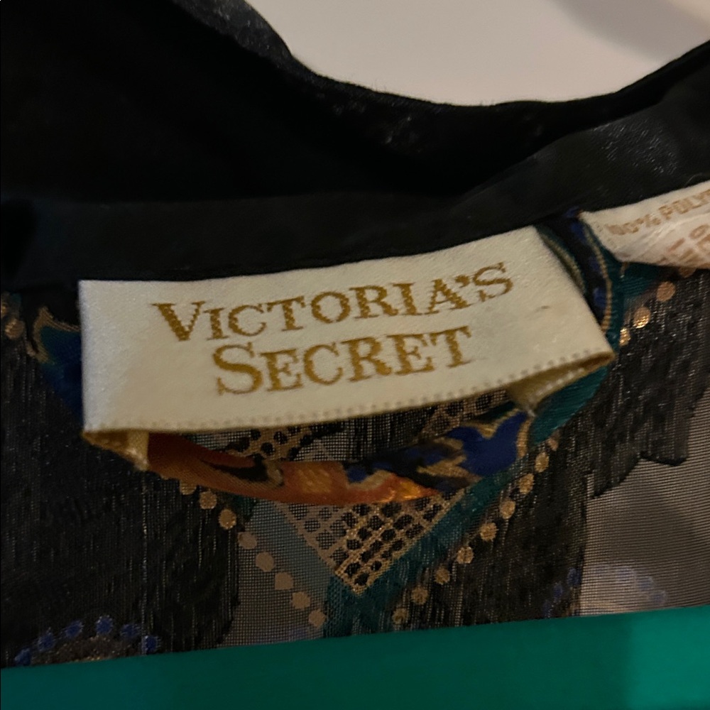 Victoria's Secret Multicolor Paisley Robe - Picture 5 of 8